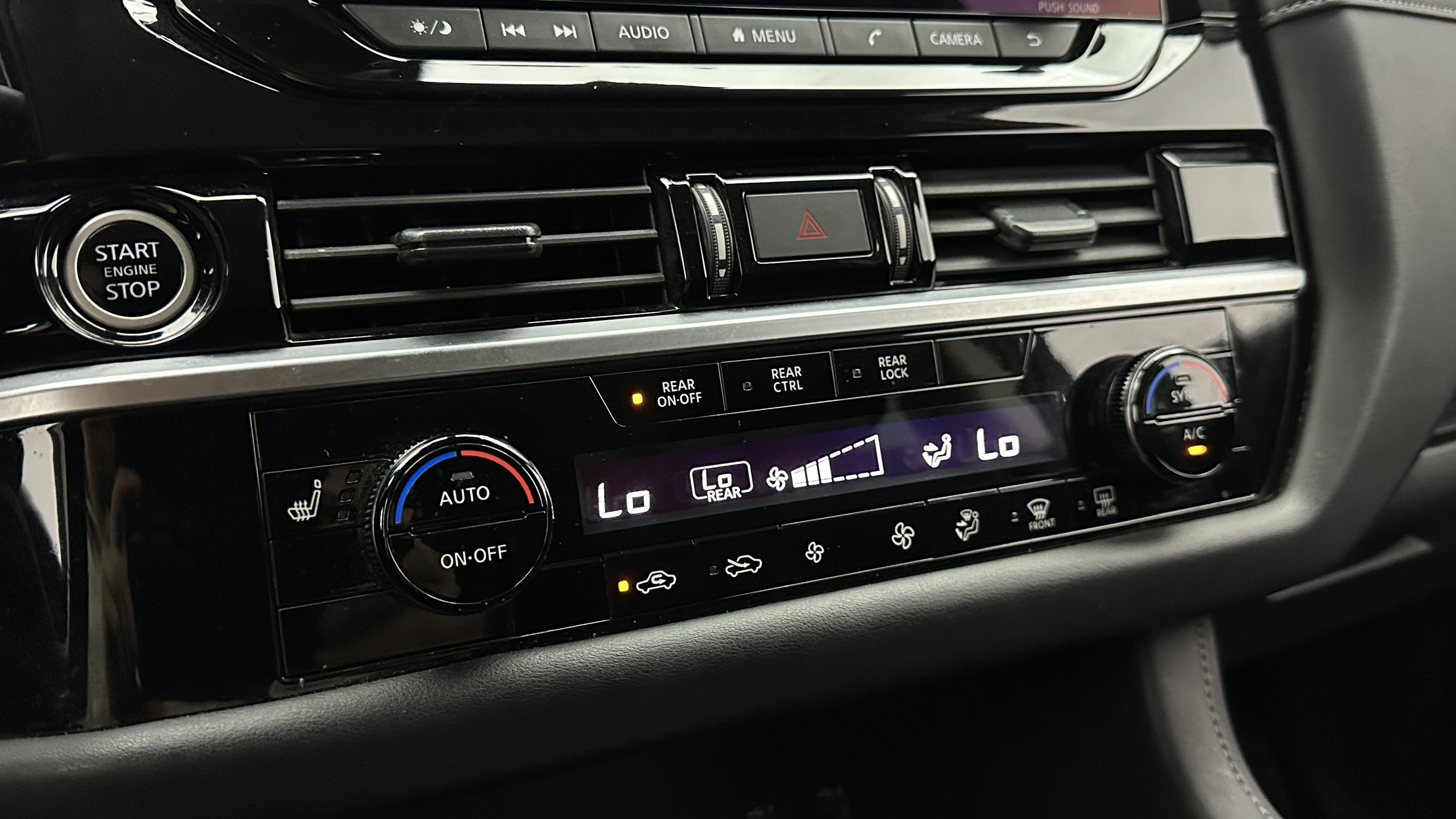 Used 2024 Nissan Pathfinder SV FWD image 19
