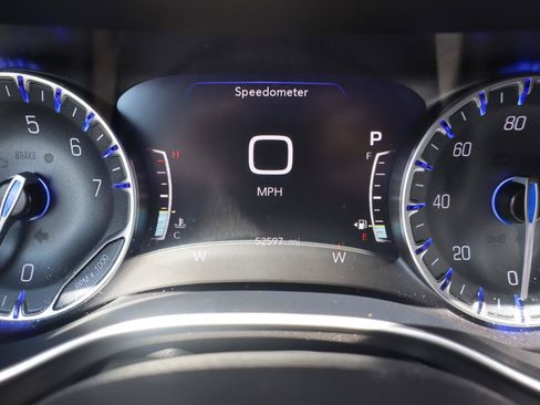 Used 2023 Chrysler Pacifica Touring-L FWD image 15