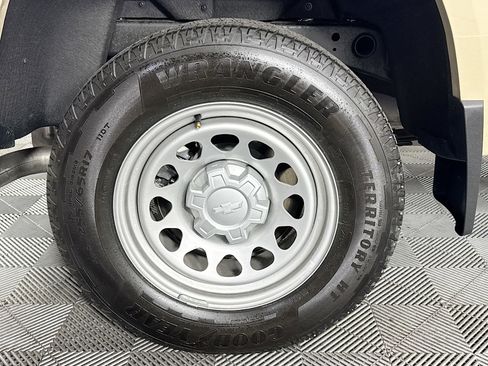 Used 2024 Chevrolet Colorado W/T image 32