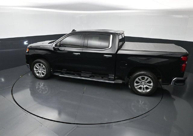 Used 2023 Chevrolet Silverado 1500 LTZ w/ LTZ Premium Package AWD/4WD image 23