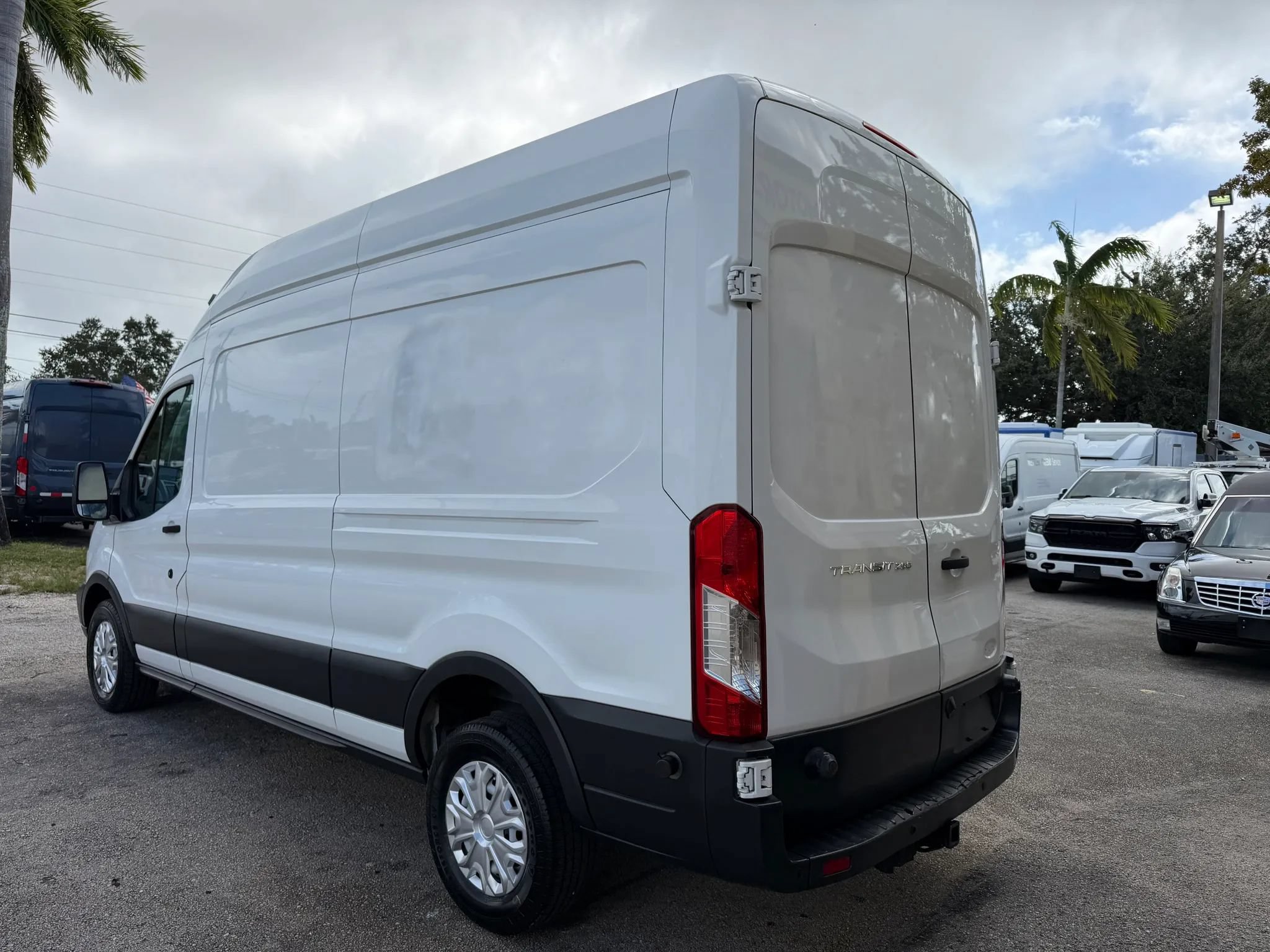 Used 2017 Ford Transit 250 148 High Roof w/ Interior Upgrade Package RWD image 3
