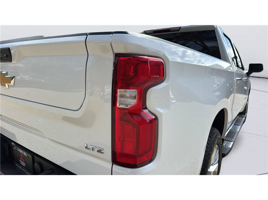 Used 2021 Chevrolet Silverado 1500 LTZ w/ LTZ Premium Package AWD/4WD image 12