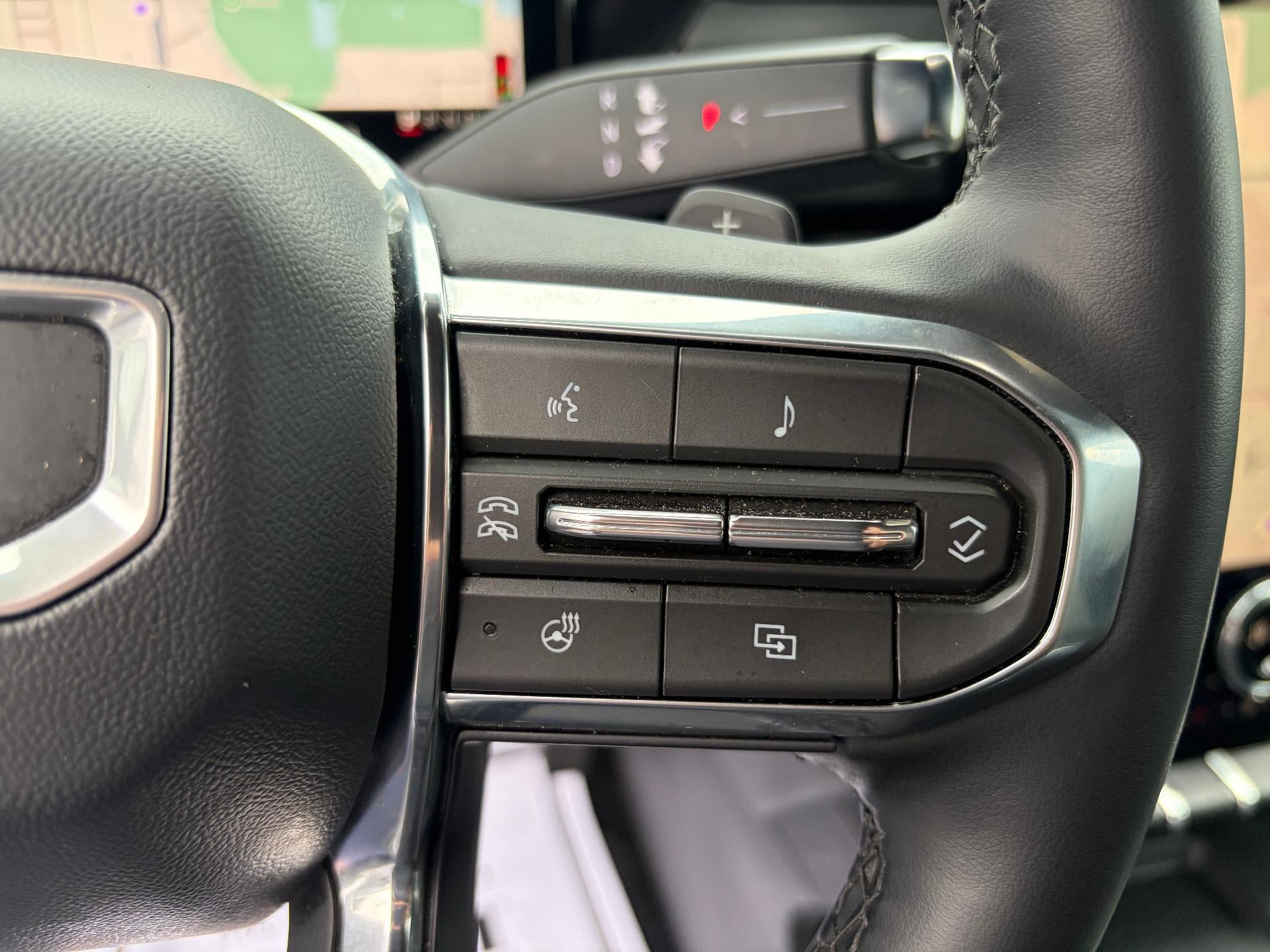 Used 2026 GMC Acadia Elevation w/ Elevation Premium Package FWD image 19