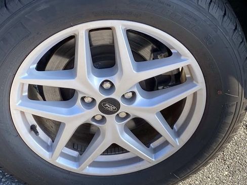 Used 2024 Ford Edge SEL image 32