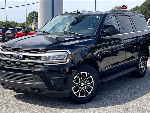 Certified 2023 Ford Expedition XLT AWD/4WD image 3