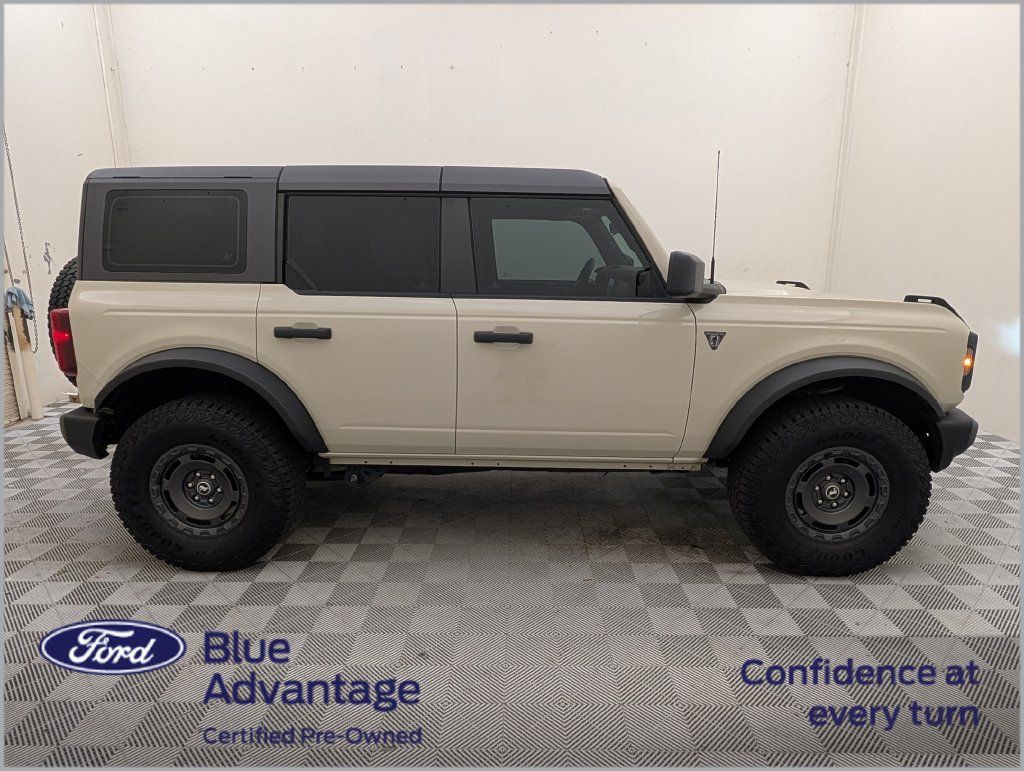 Used 2025 Ford Bronco 4-Door w/ Sasquatch Package AWD/4WD image 2