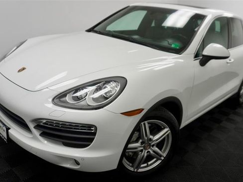 Used 2013 Porsche Cayenne S AWD/4WD image 2
