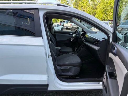 Used 2023 Volkswagen Taos SE image 30