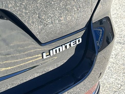 Certified 2025 Jeep Grand Cherokee Limited AWD/4WD image 14