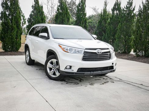 Used 2016 Toyota Highlander Limited image 2