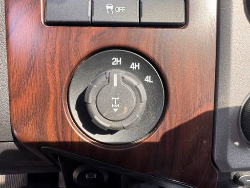 Used 2015 Ford F250 Lariat w/ Lariat Ultimate Package AWD/4WD image 18