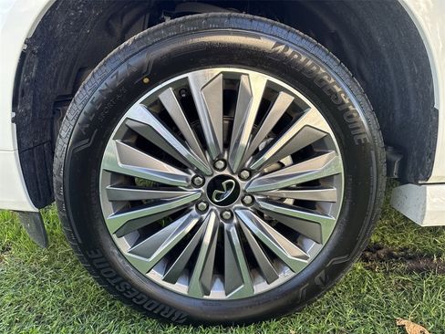 Used 2025 INFINITI QX80 Luxe image 18