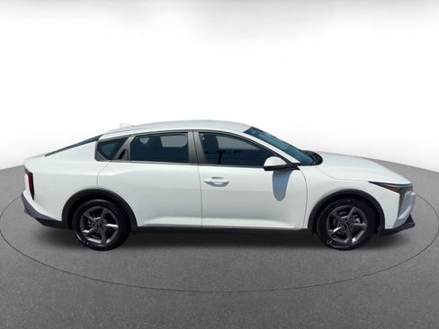 Used 2025 Kia K4 FWD image 16