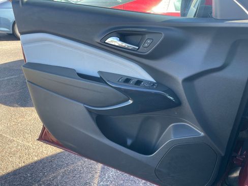 Used 2025 Chevrolet Trax LT image 20