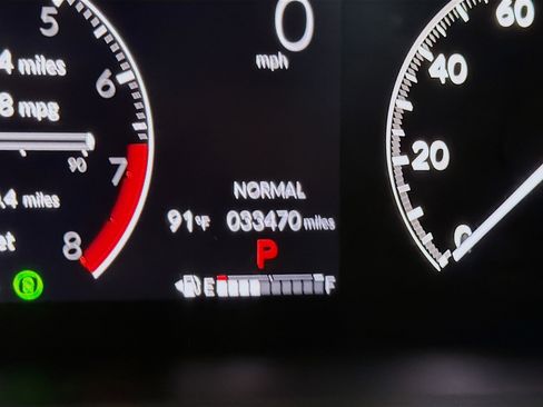 Used 2024 Honda HR-V EX-L image 8