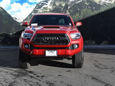Used 2016 Toyota Tacoma TRD Sport image 5