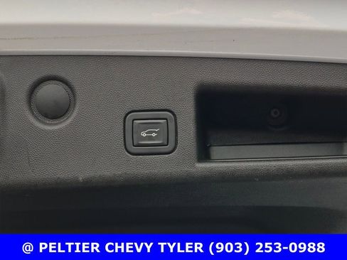 Used 2023 Chevrolet Equinox RS w/ RS Leather Package image 9