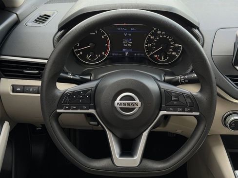 Used 2022 Nissan Altima 2.5 SV image 16