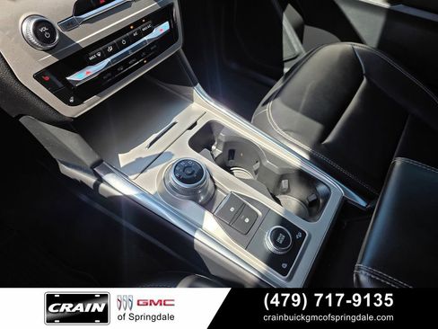 Used 2023 Ford Explorer XLT w/ Equipment Group 202A AWD/4WD image 20