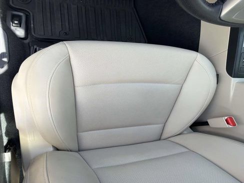 Used 2017 Subaru Legacy 2.5i Limited AWD/4WD image 9