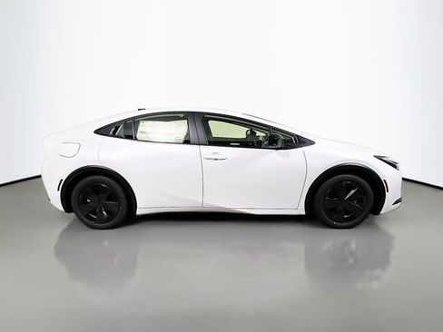 New 2026 Toyota Prius Plug-In Hybrid FWD image 2