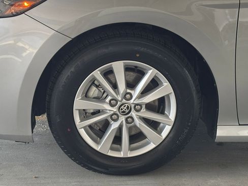 Used 2025 Toyota Camry LE image 29