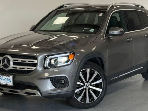 Used 2023 Mercedes-Benz GLB 250 4MATIC w/ Premium Package image 1