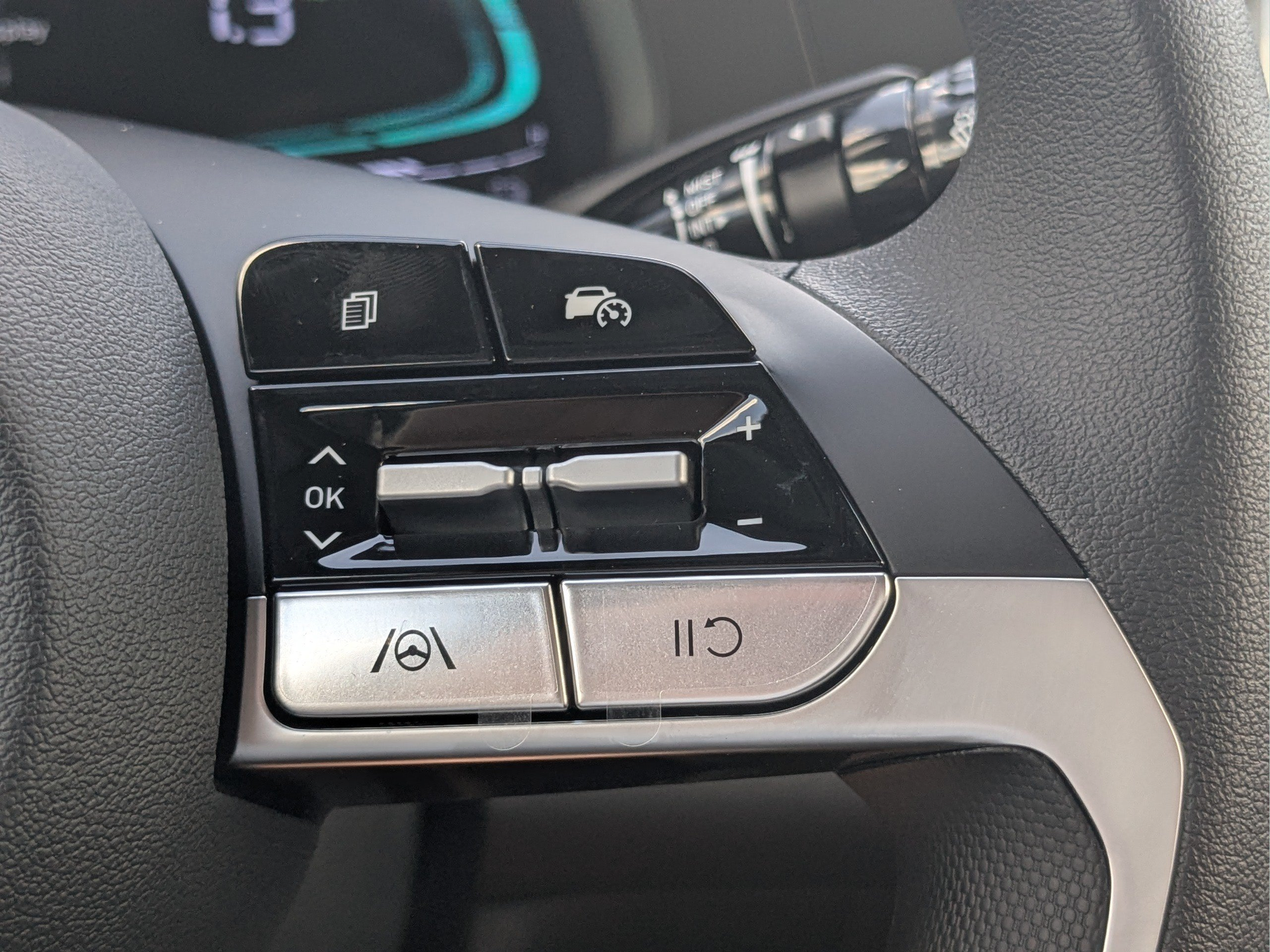 New 2026 Hyundai Elantra Hybrid FWD image 27