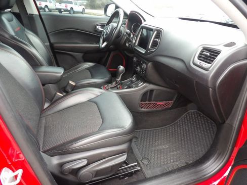 Used 2018 Jeep Compass Trailhawk image 10