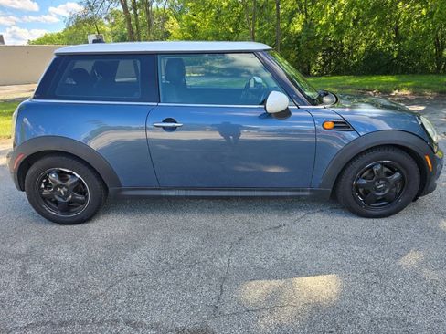 Used 2011 MINI Cooper Hardtop w/ Cold Weather Pkg FWD image 5