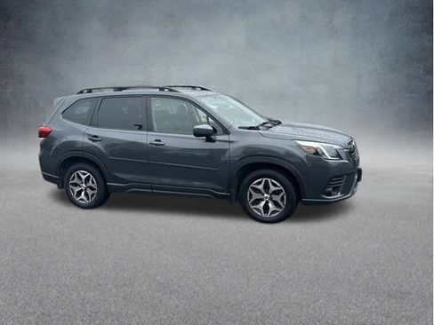Used 2024 Subaru Forester Premium image 6