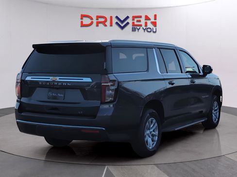 Used 2021 Chevrolet Suburban LT image 5