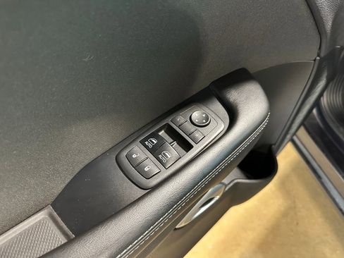 Used 2017 Dodge Challenger R/T image 12