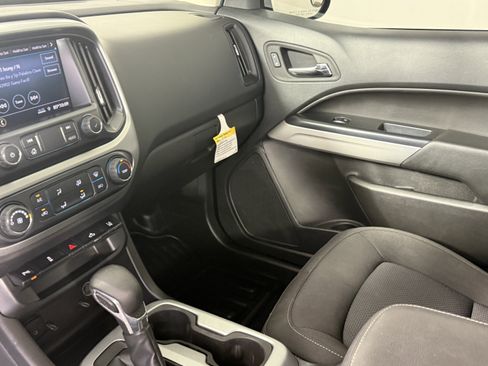 Used 2022 Chevrolet Colorado LT w/ Fleet Safety Package AWD/4WD image 13