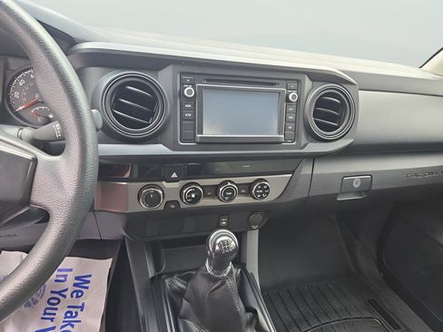 Used 2017 Toyota Tacoma SR image 27