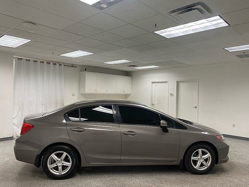 Used 2012 Honda Civic LX image 4