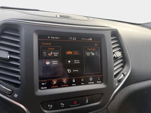 Used 2023 Jeep Cherokee Altitude Lux image 25