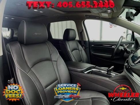 Used 2021 Buick Enclave Avenir w/ Avenir Technology Package AWD/4WD image 12