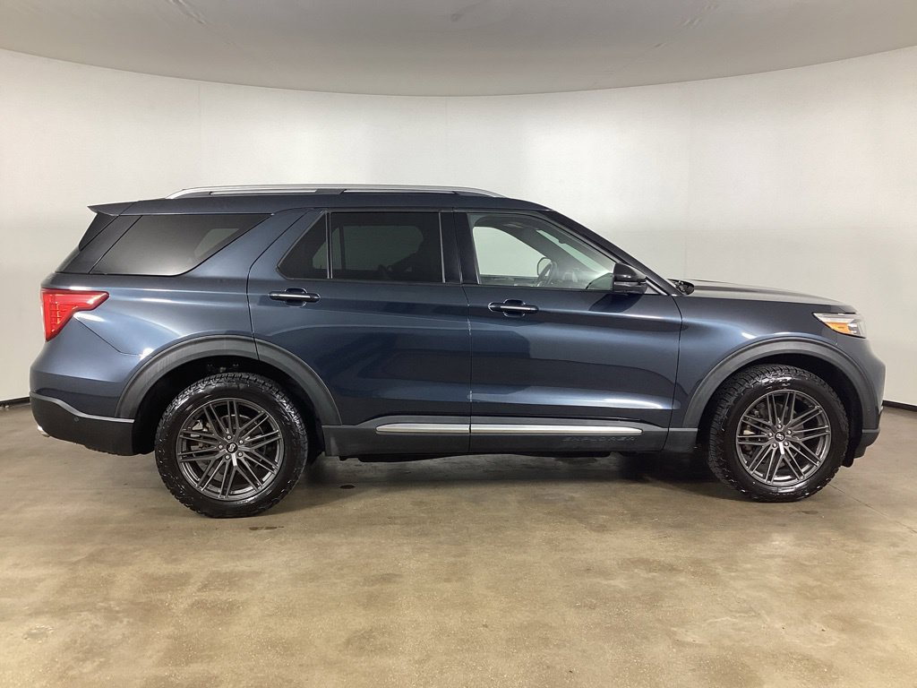 Used 2022 Ford Explorer Platinum w/ Equipment Group 601A AWD/4WD image 4