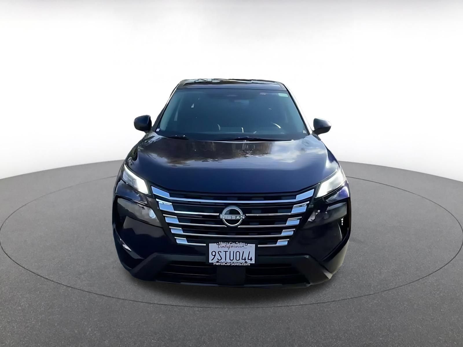 Used 2025 Nissan Rogue SV FWD image 4