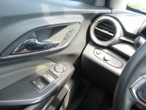 Certified 2025 Chevrolet Trax ACTIV w/ Driver Confidence Package FWD image 25