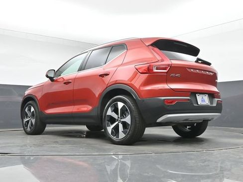 Used 2025 Volvo XC40 B5 Plus AWD/4WD image 16