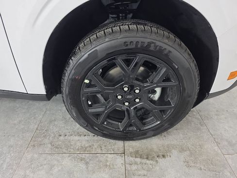 New 2025 Ford Maverick XLT w/ XLT Luxury Package image 32