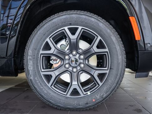 New 2026 Jeep Grand Wagoneer L Limited AWD/4WD image 18