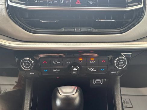 Used 2025 Jeep Compass Limited AWD/4WD image 14