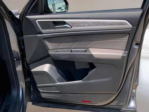 Certified 2023 Volkswagen Atlas Cross Sport SE w/ Panoramic Sunroof Package AWD/4WD image 23