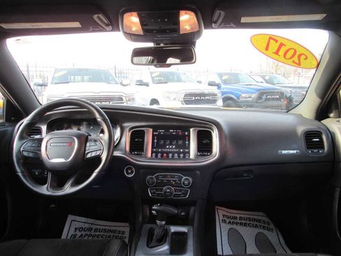 Used 2017 Dodge Charger R/T image 23