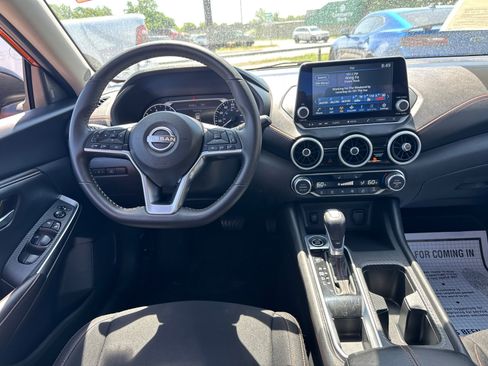 Used 2025 Nissan Sentra SR FWD image 8