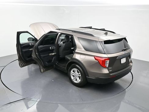 Used 2021 Ford Explorer XLT RWD image 25