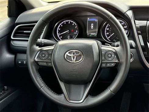 Used 2023 Toyota Camry SE image 15